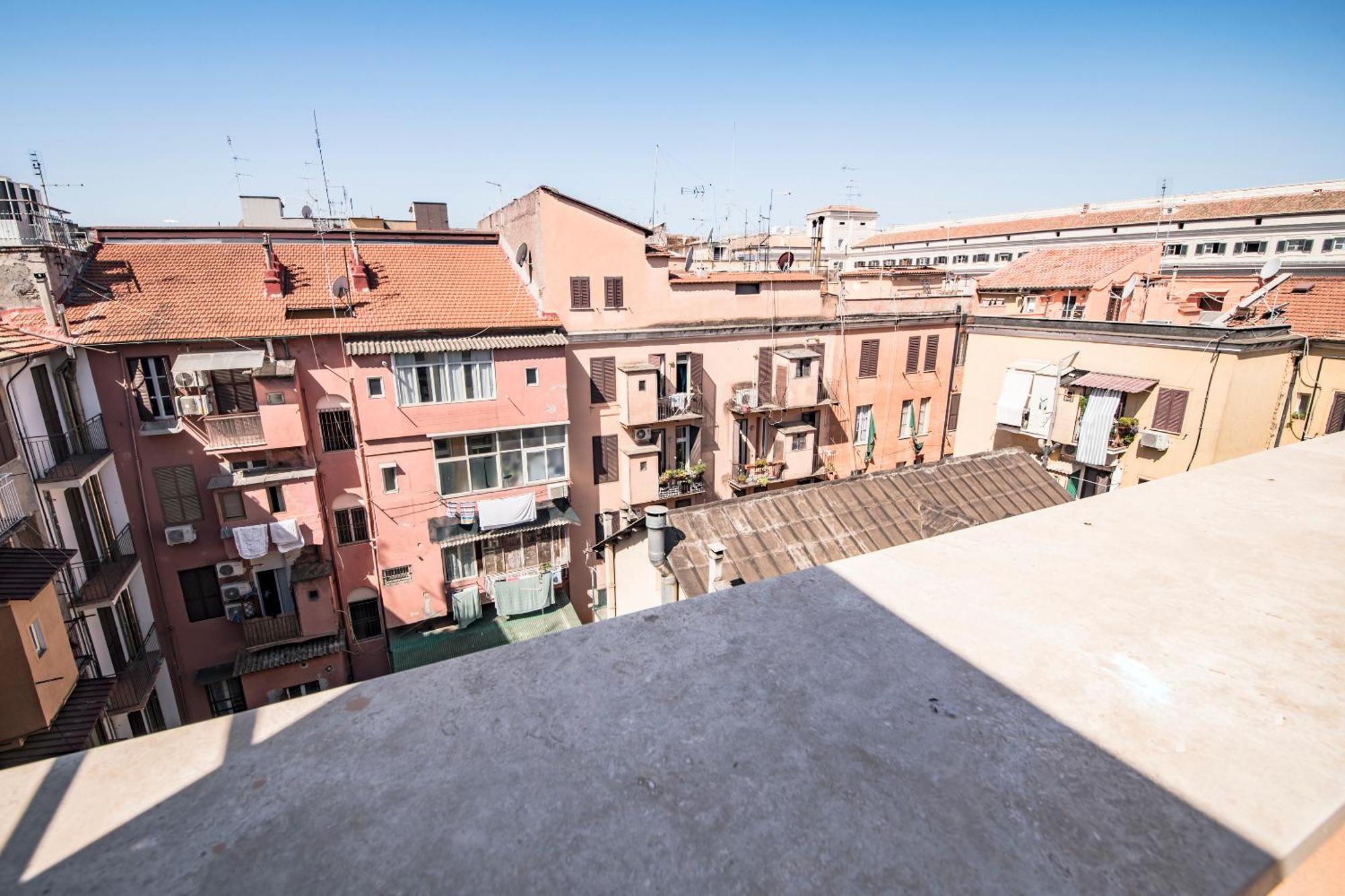 Roof Terrace Sophie, Repubblica Termini Station